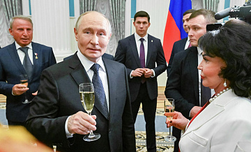 Путин пошутил про артистов и шампанское в Кремле