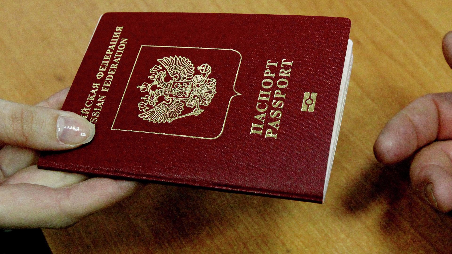 Четыре российских гимнаста получили визы и отправятся на ЧЕ в Хорватию