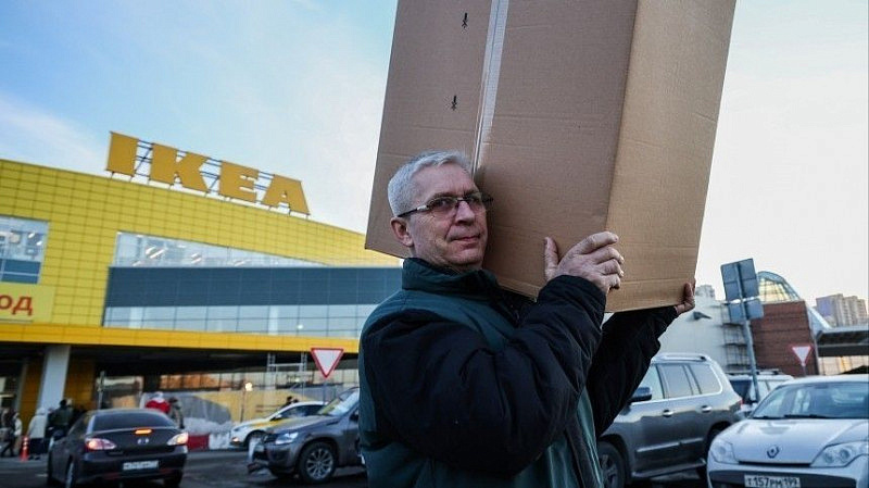 � ������ ����� ����������������� Apple � IKEA