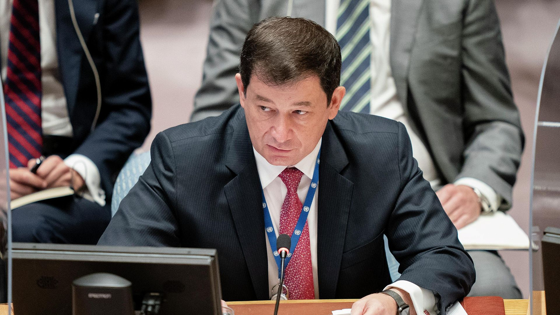 Запад использует Украину как таран для войны с Россией, заявил Полянский