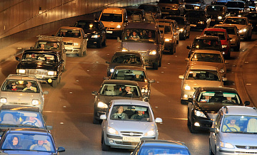 Медианная цена новых автомобилей в 2024 году опустилась до 1,4 млн рублей