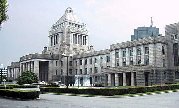 Премьер Японии не планирует менять состав правительства после выборов 