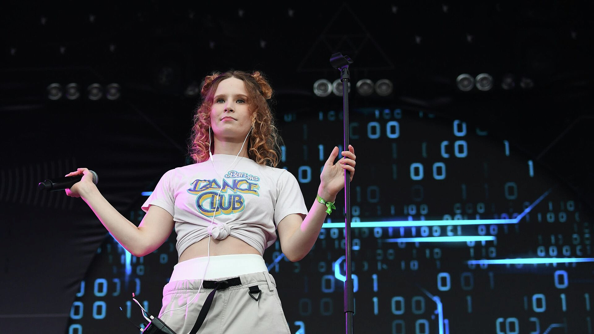 В Австралии отменили концерты Монеточки* из-за отказа в выдаче визы