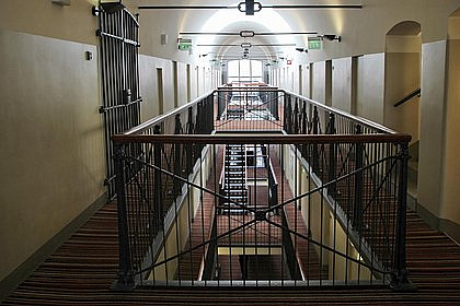 В России суд дал пожизненный срок педофилу и 17 лет его супруге