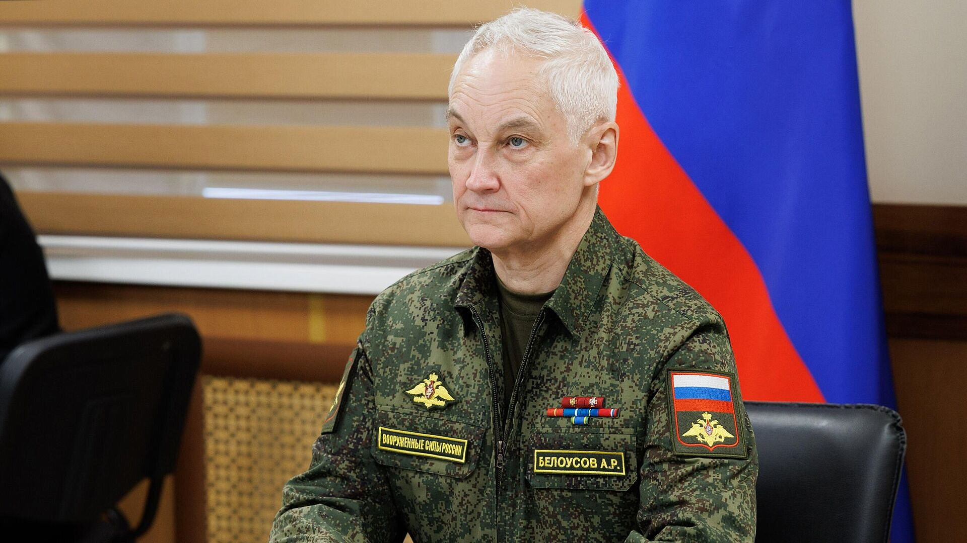 Белоусову представили мобильный комплект, обеспечивающий закрытую связь