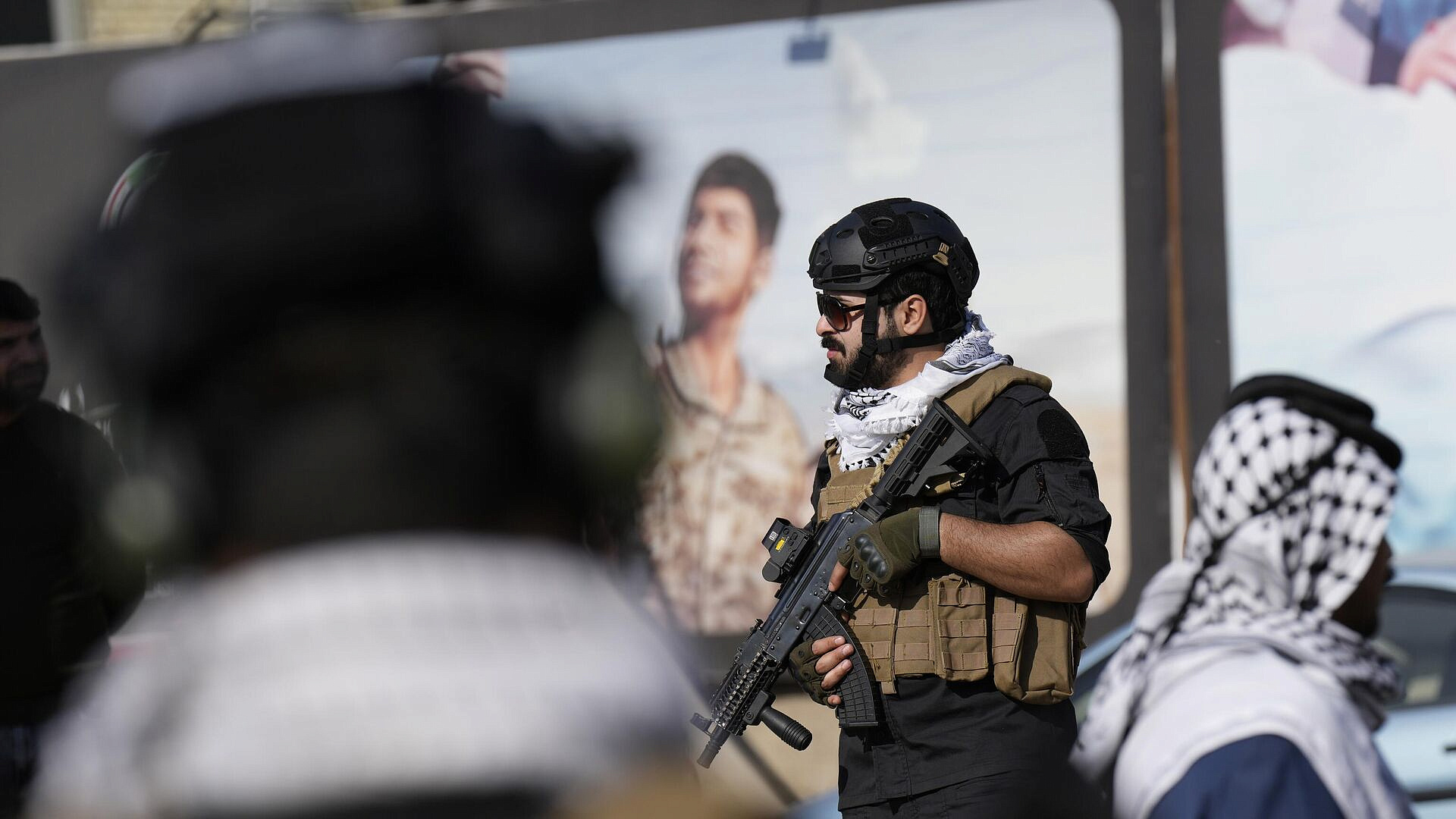 В Багдаде демонстранты пытаются прорваться к посольству США