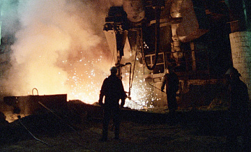 Путин заявил о стабильной работе российской промышленности