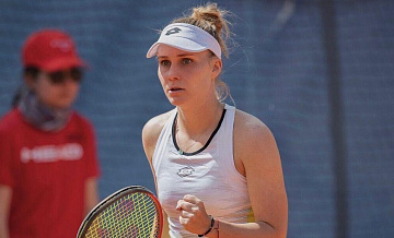 Тихонова уступила Папамихаил на старте теннисного турнира в Колумбии