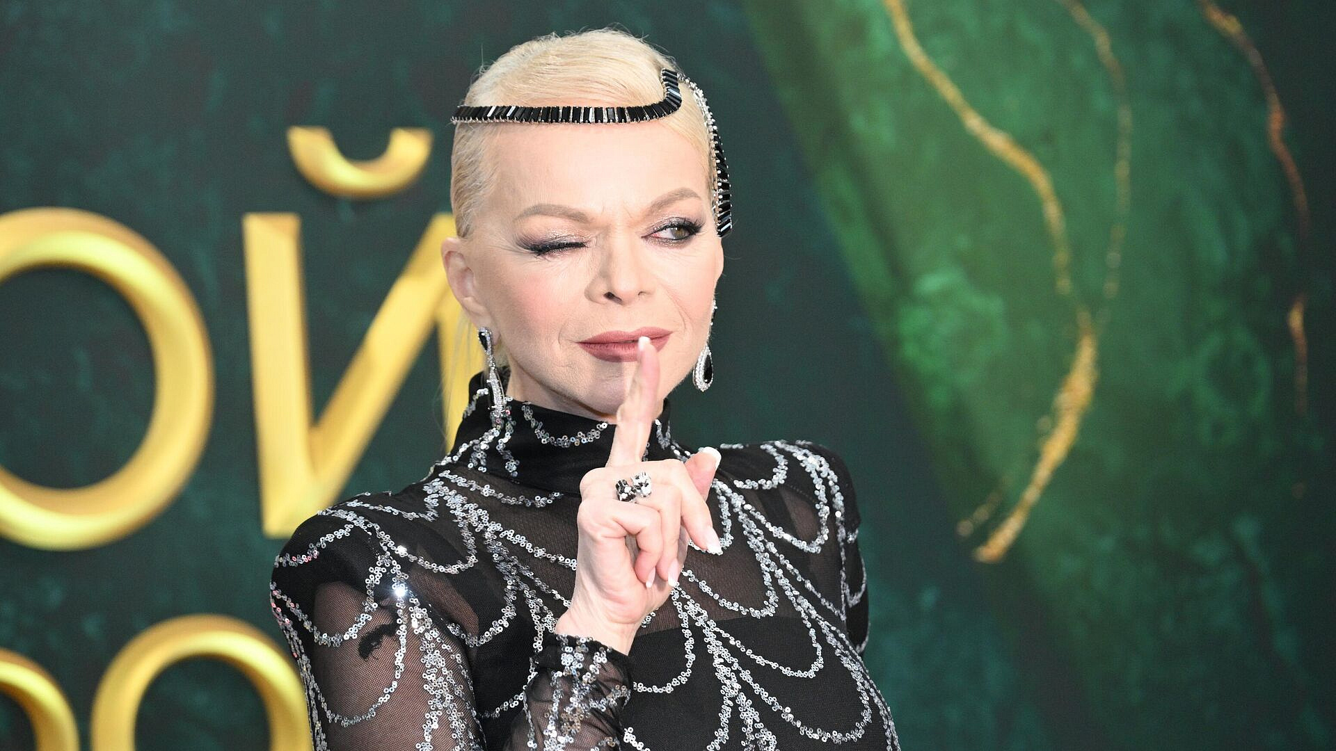 Новый план Ларисы Долиной: певица подала в суд на своих мошенников