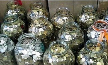 Глава Сбербанка рассказал, в чём лучше хранить деньги