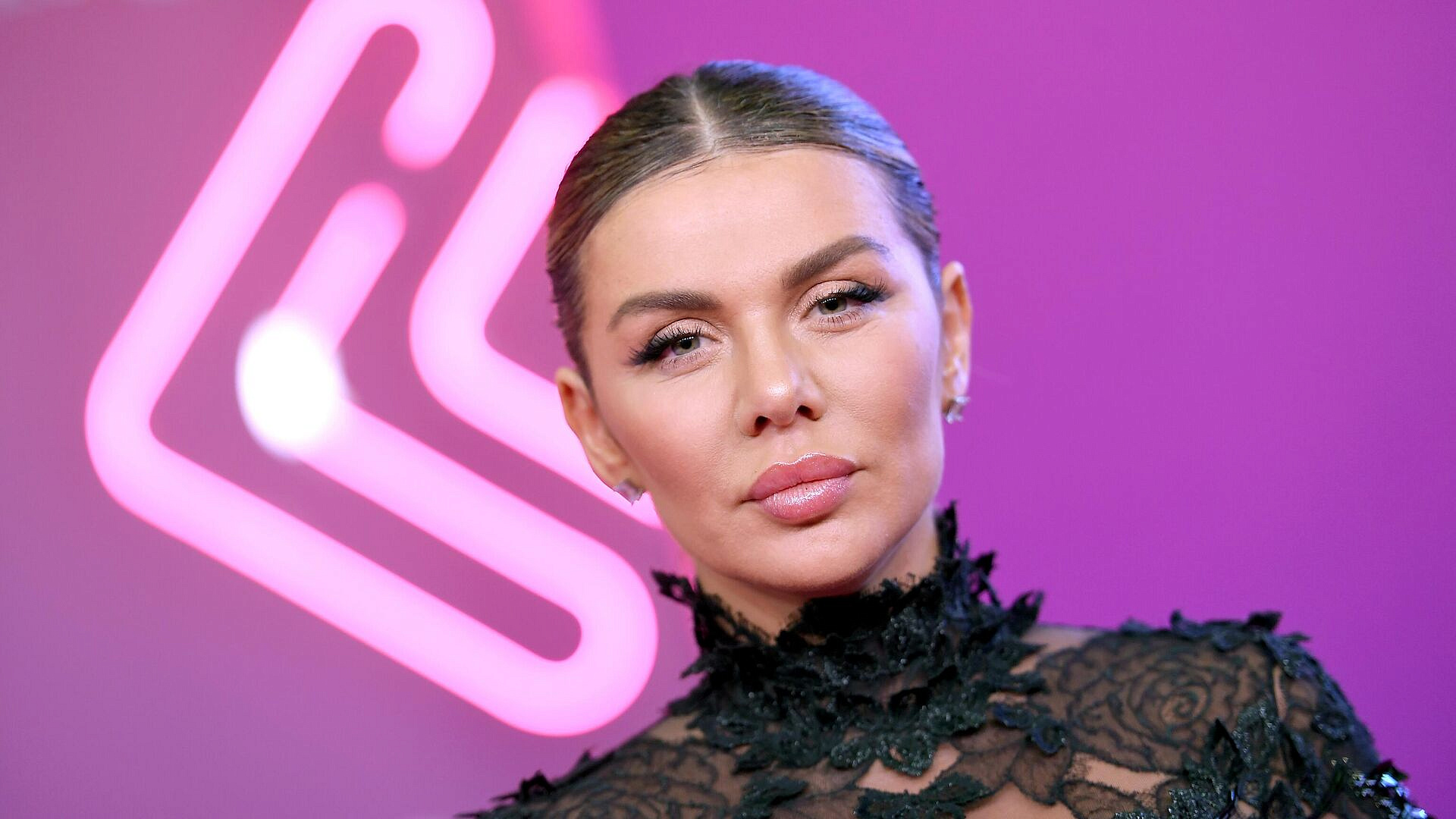 Седокова вернулась к карьере после смерти бывшего мужа