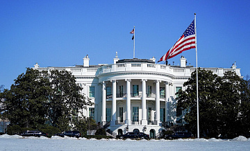 СМИ рассказали, почему Белый дом пытается не называть удары по Ирану войной