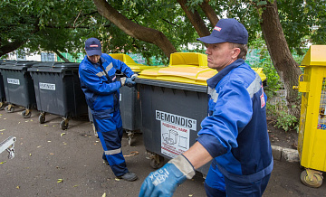 РЭО предложил закупать мусорные баки за счет экологических штрафов