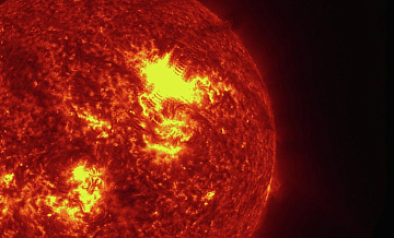 Солнце выбросило гигантский протуберанец