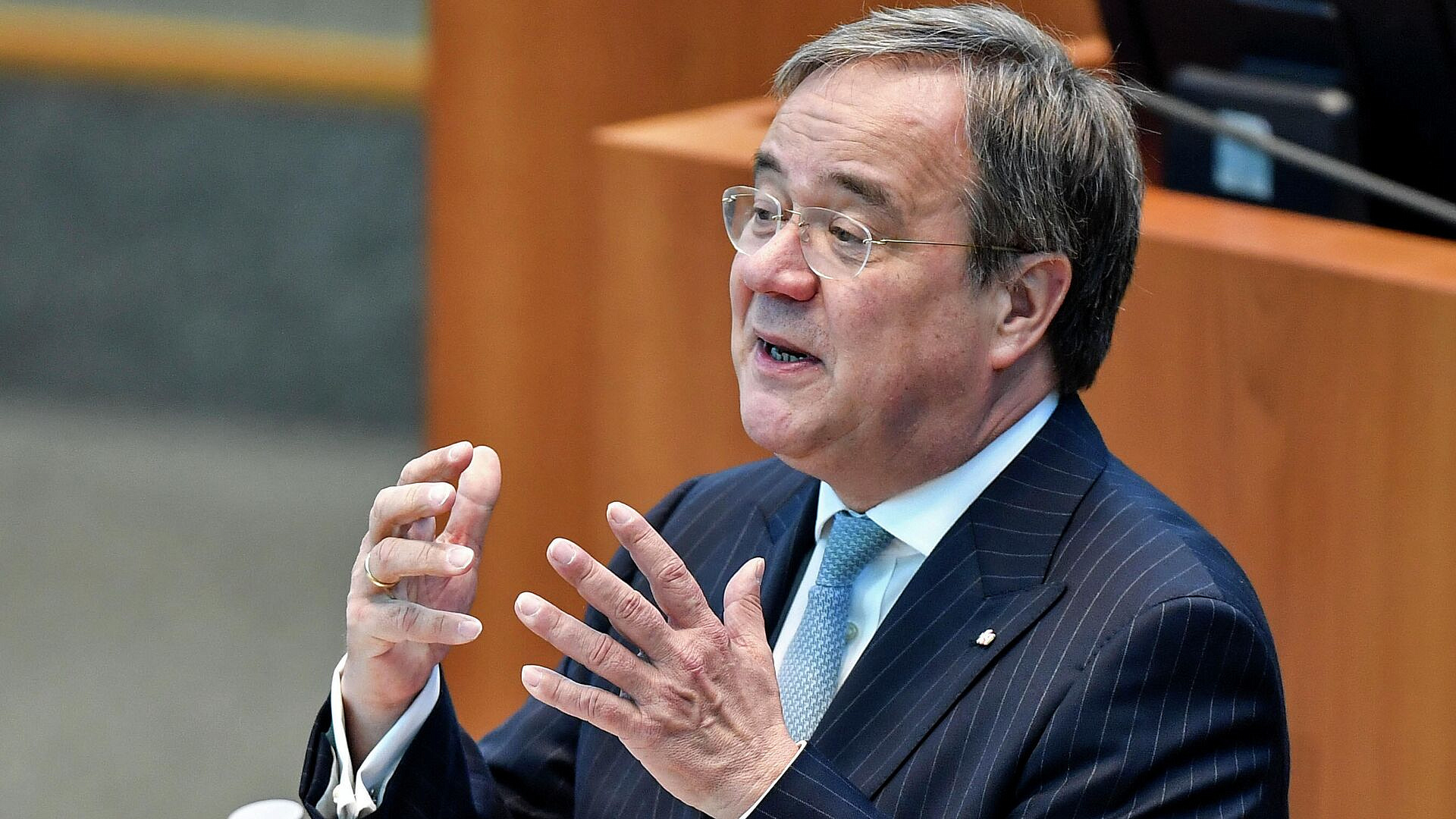 Экс-глава ХДС призвал готовиться к неспособности США защитить Германию