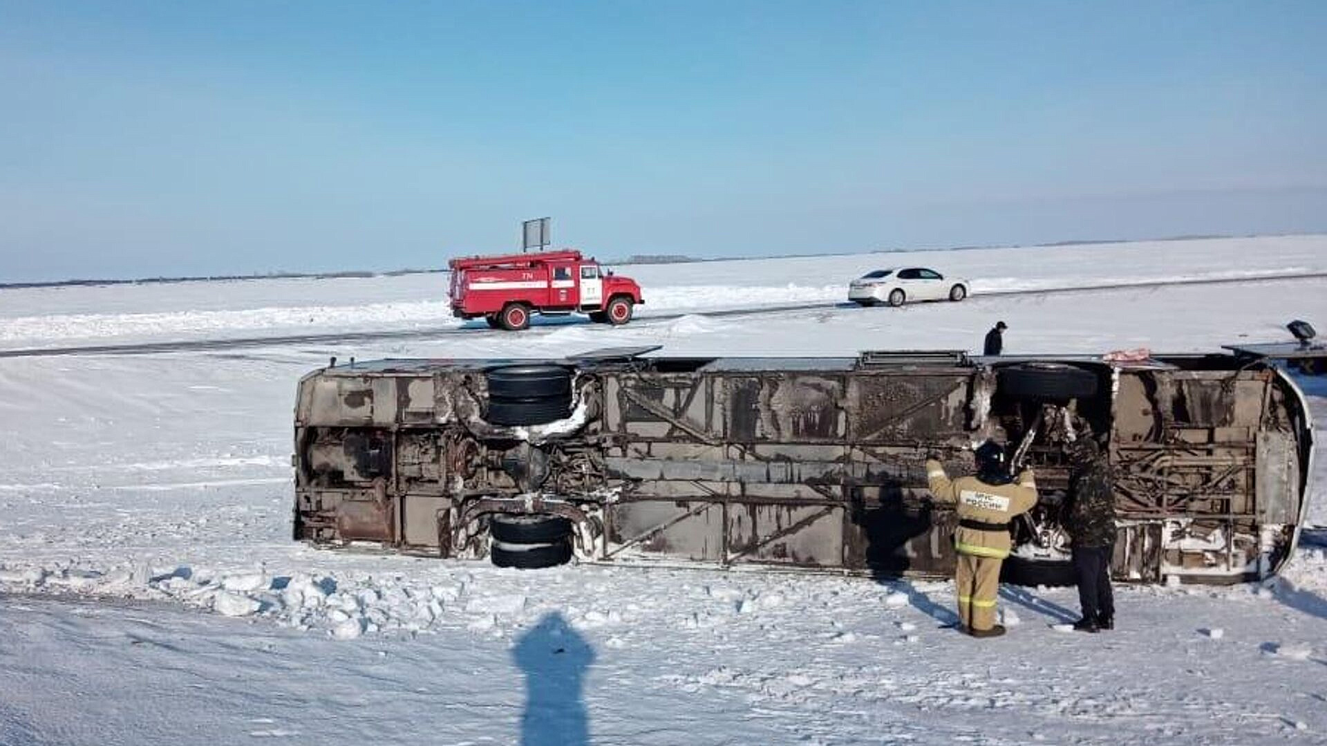 На Алтае проведут проверку из-за слетевшего с дороги автобуса с пассажирами