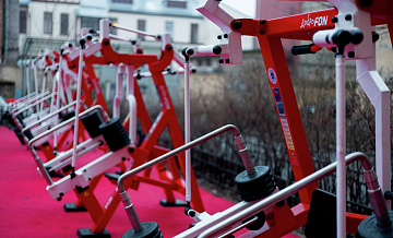 В Петербурге открыли инклюзивную спортплощадку благодаря программе ДоброFON