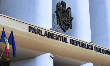 Власти Молдавии превращают артистов в мишень, заявил экс-депутат