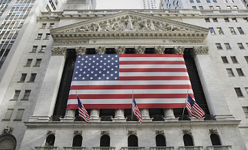 Отток капитала из США набирает популярность на мировом рынке акций