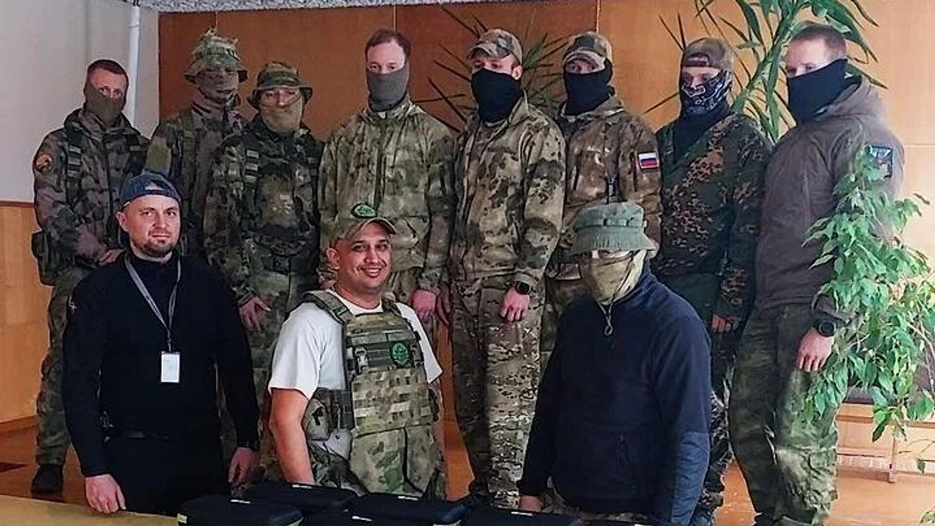 Центр "Воевода" передал бойцам на передовую оборудование и технику