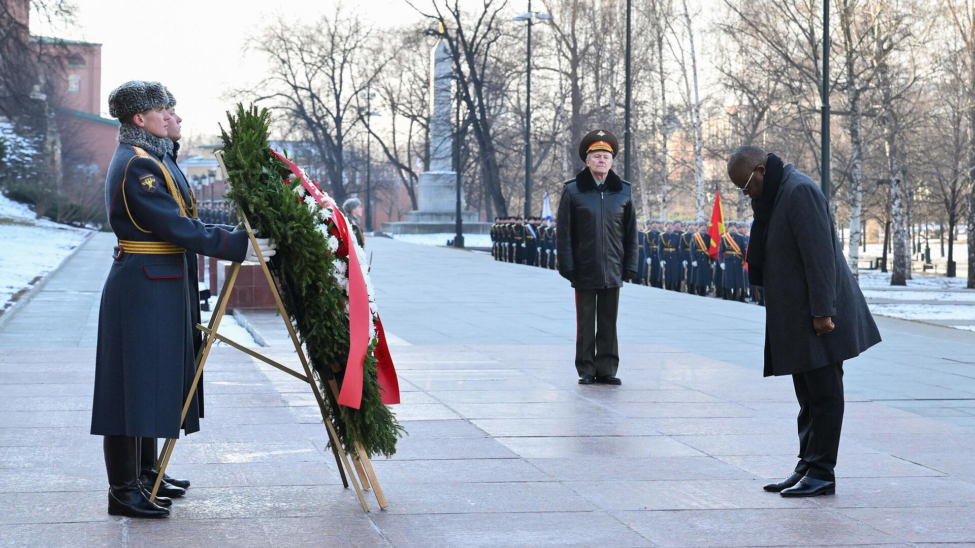 Президент Гвинеи-Бисау возложил венок к Могиле Неизвестного Солдата