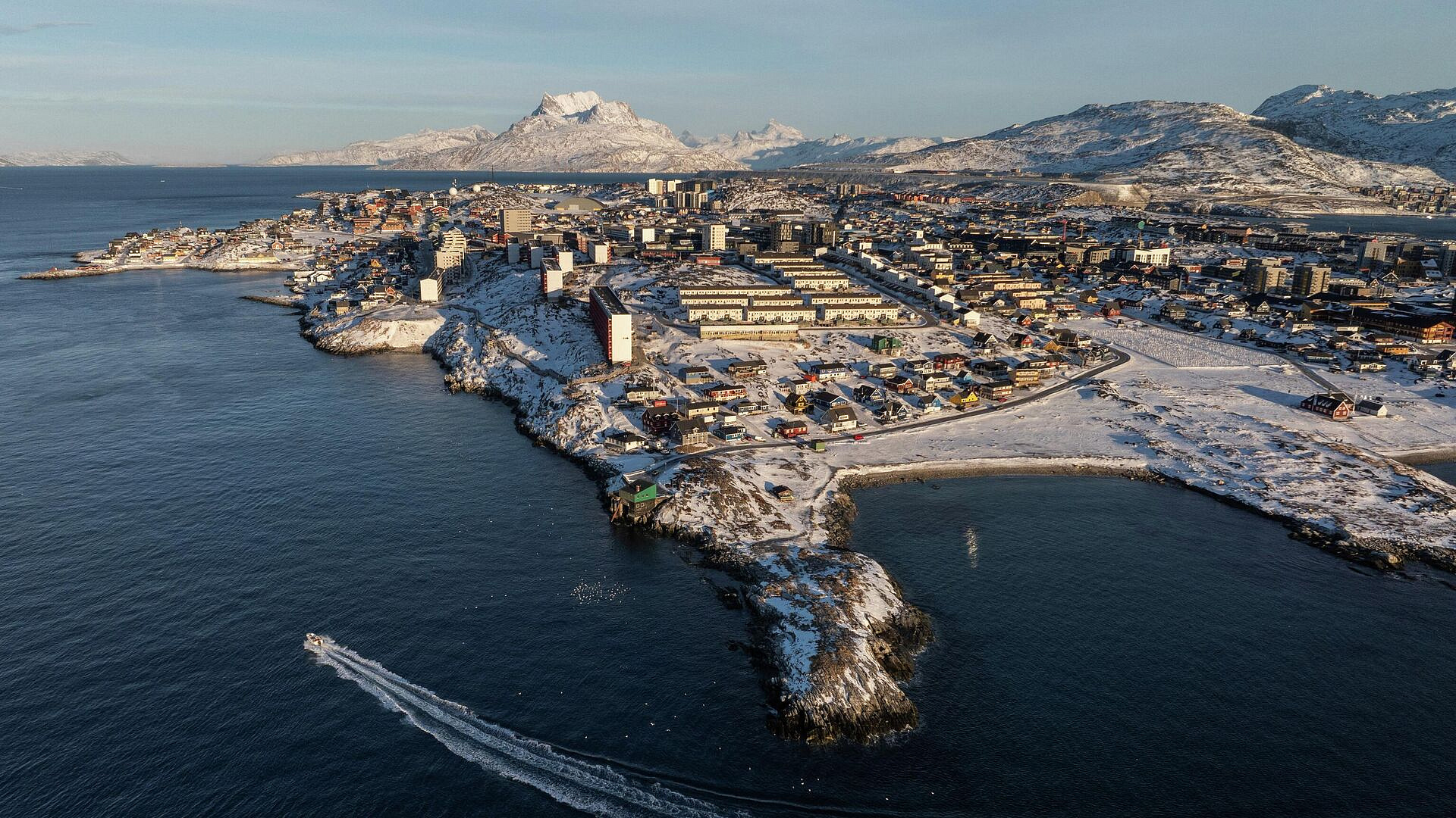 СМИ: Канада пошлет корабль на открытие консульства в Гренландии