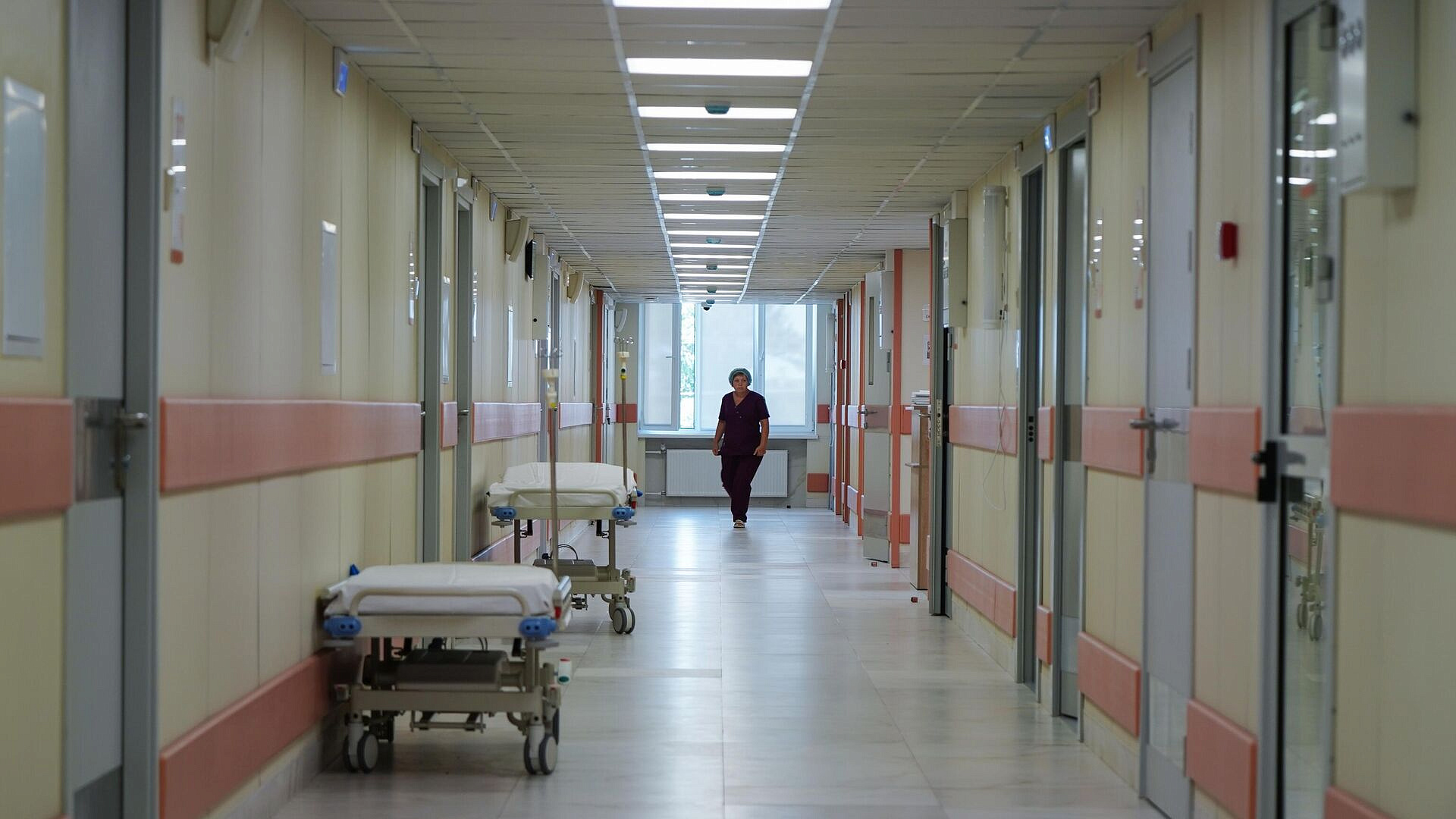 В Югре детей, пострадавших при сходе снега, выписали из больниц