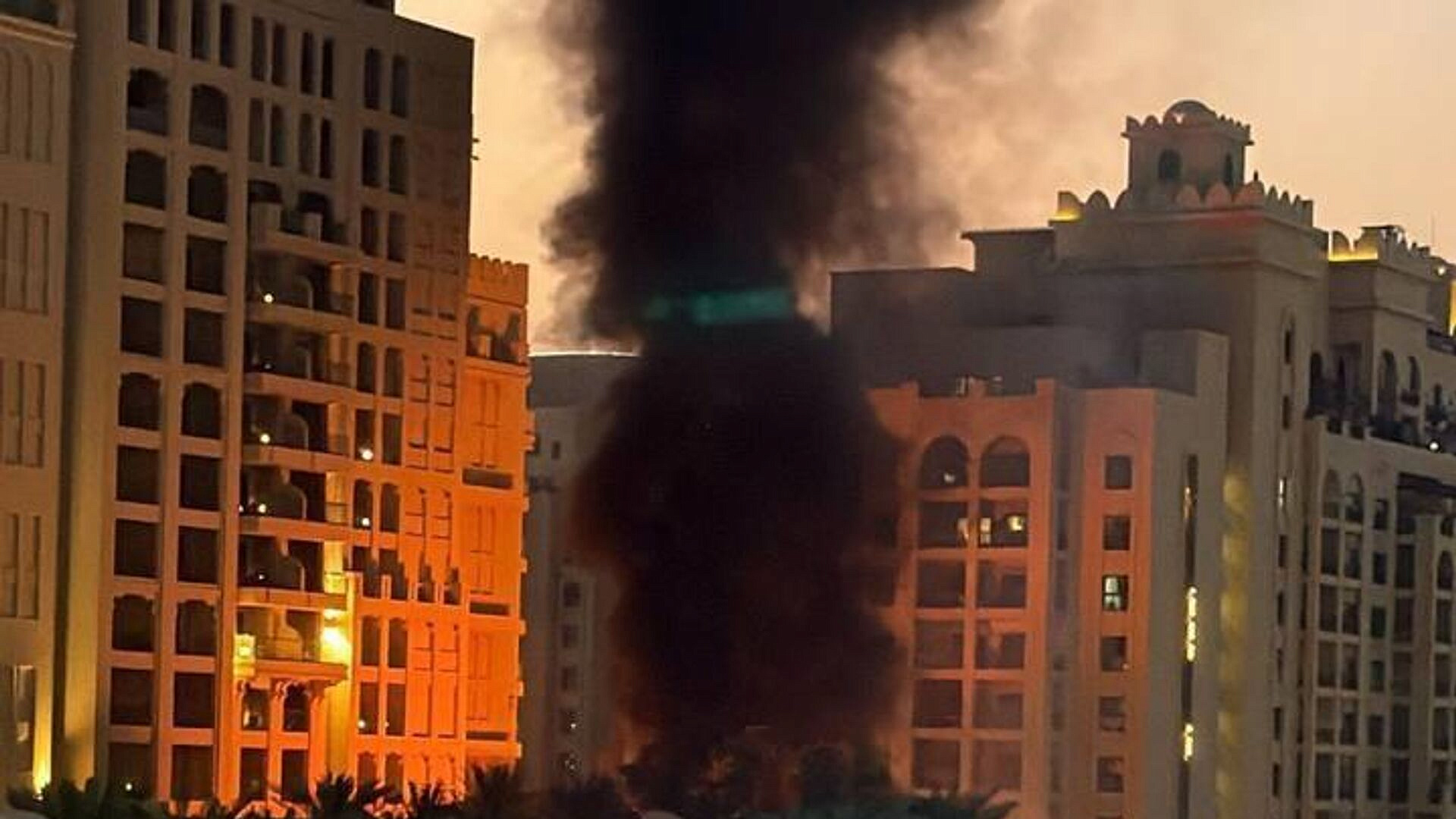 Самые многолюдные улицы в Дубае пустуют, рассказал очевидец