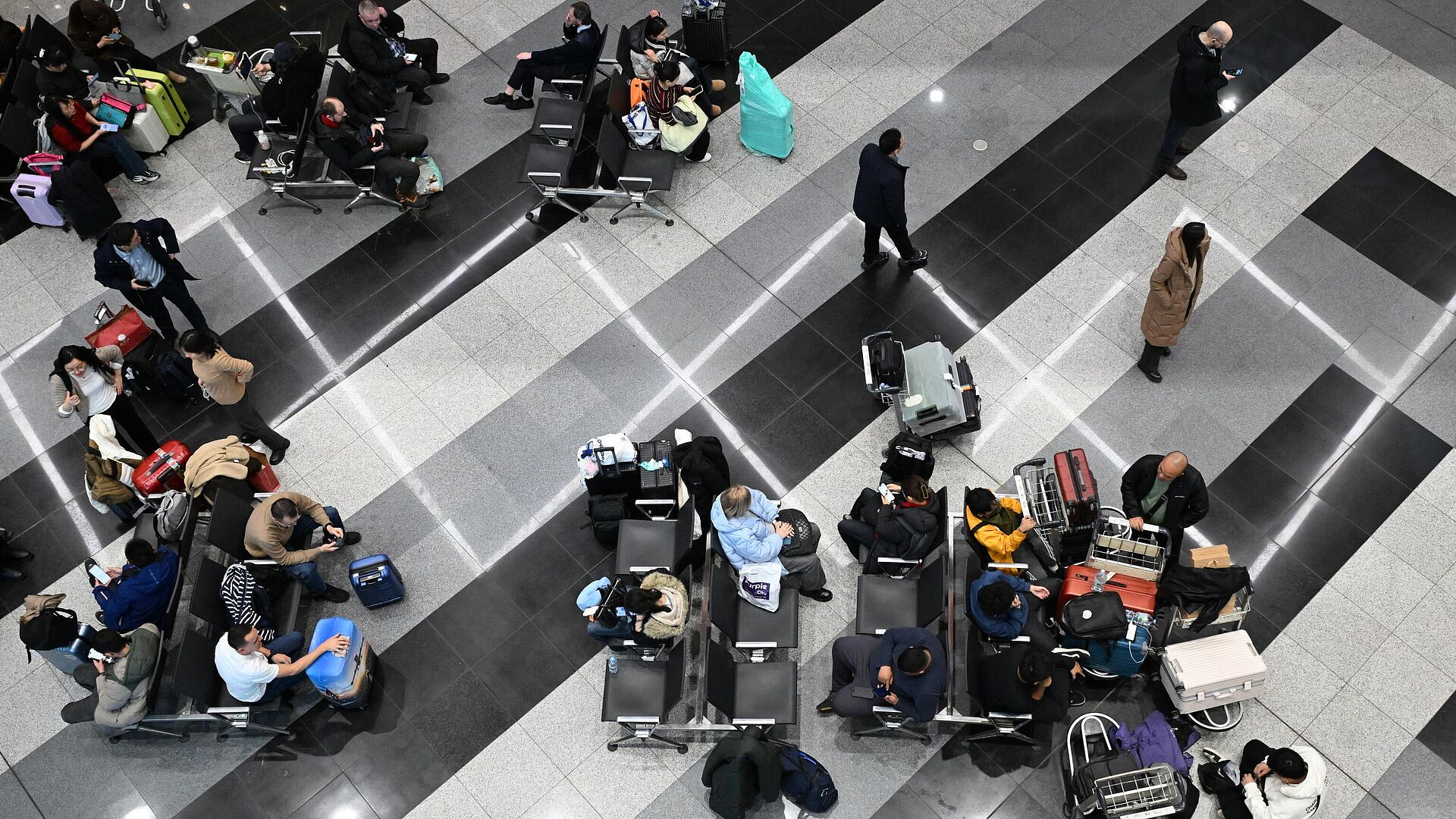 Рекомендацию о приостановке продаж авиабилетов на Ближний Восток продлили