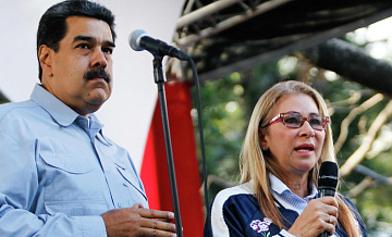 США считали жену Мадуро воинственнее его самого при планировании операции