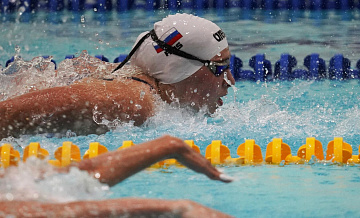 Клепикова победила в плавании на 100 м кролем на чемпионате России
