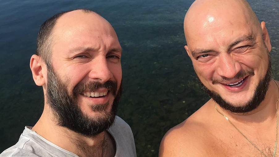 Дуэт "Сестры Зайцевы": что стало с комиками из золотого состава Comedy Club