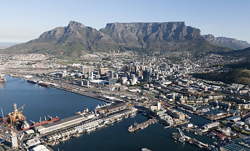 СМИ: флаг России над крепостью в Кейптауне вызвал удивление жителей