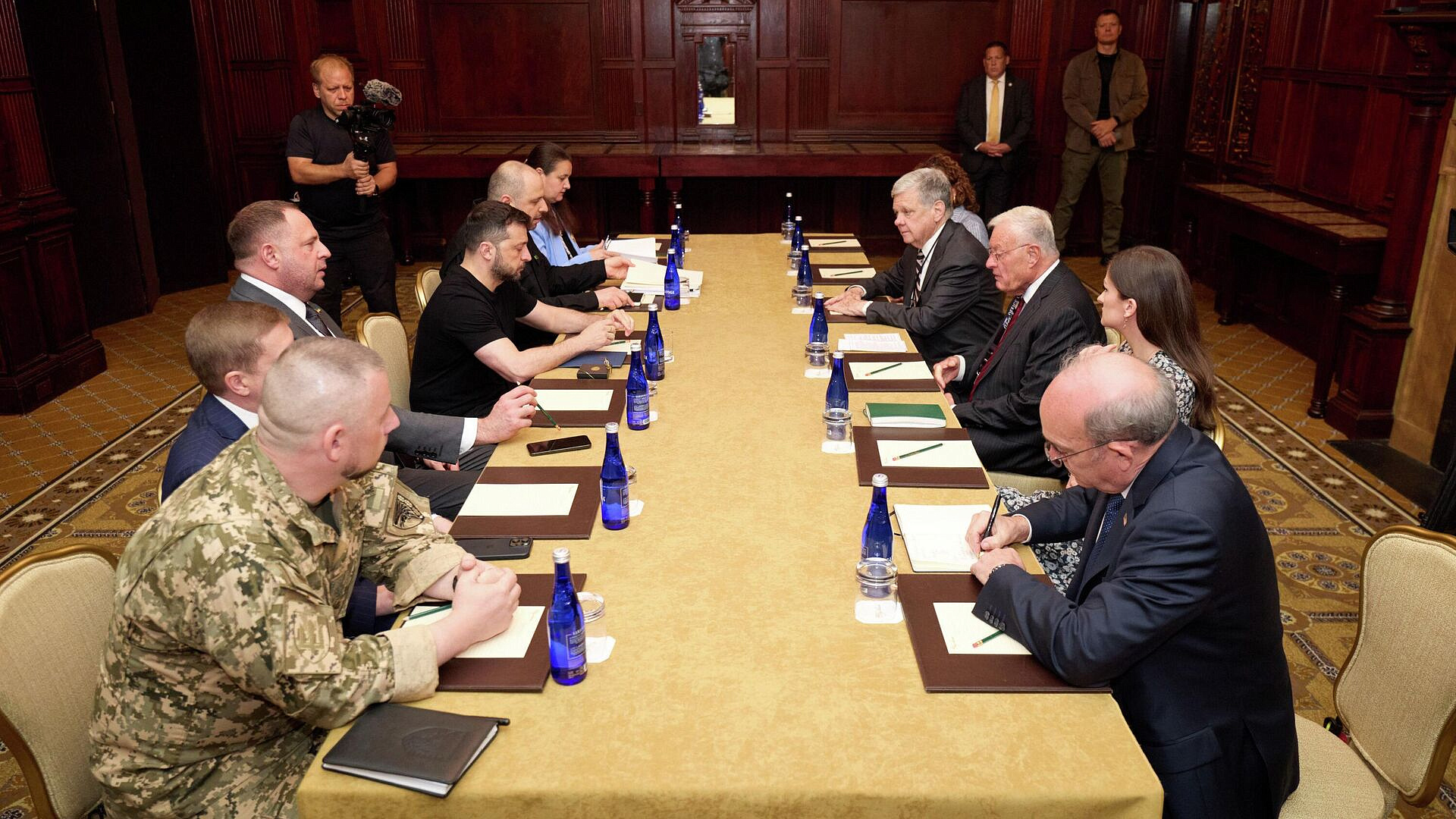 Депутат Рады заявил, что за визитом Зеленского в Вашингтон никто не следит