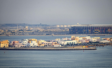 Посольство Франции в Катаре призвало своих сограждан искать укрытия