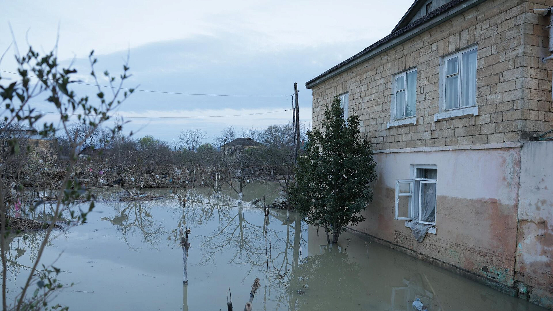 Меликов поблагодарил Путина за поддержку Дагестана во время наводнений