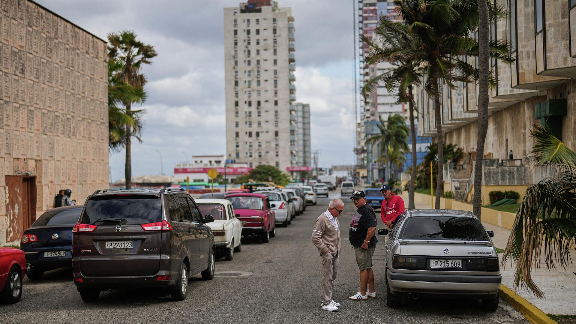 Россия может поставить на Кубу нефть, заявило посольство