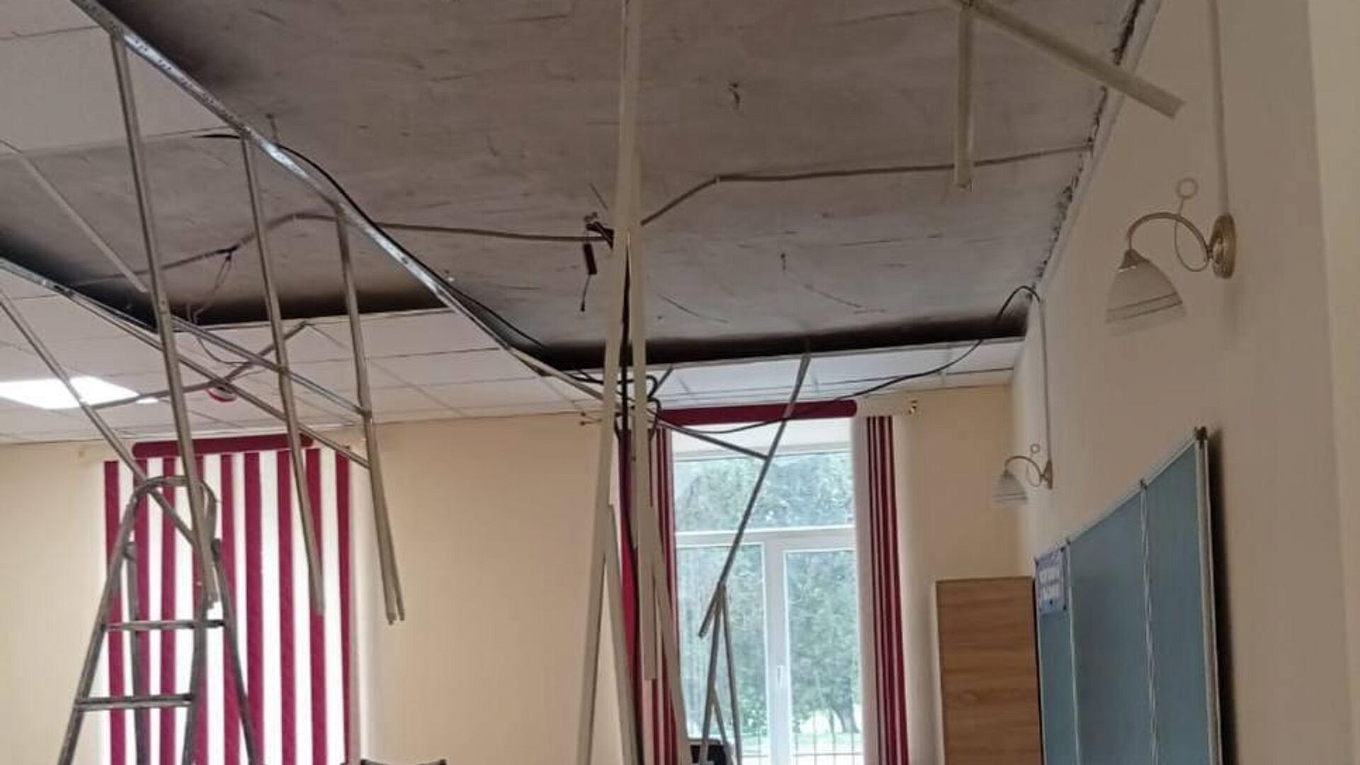 СК возбудил дело после обрушения потолка в школе в КБР