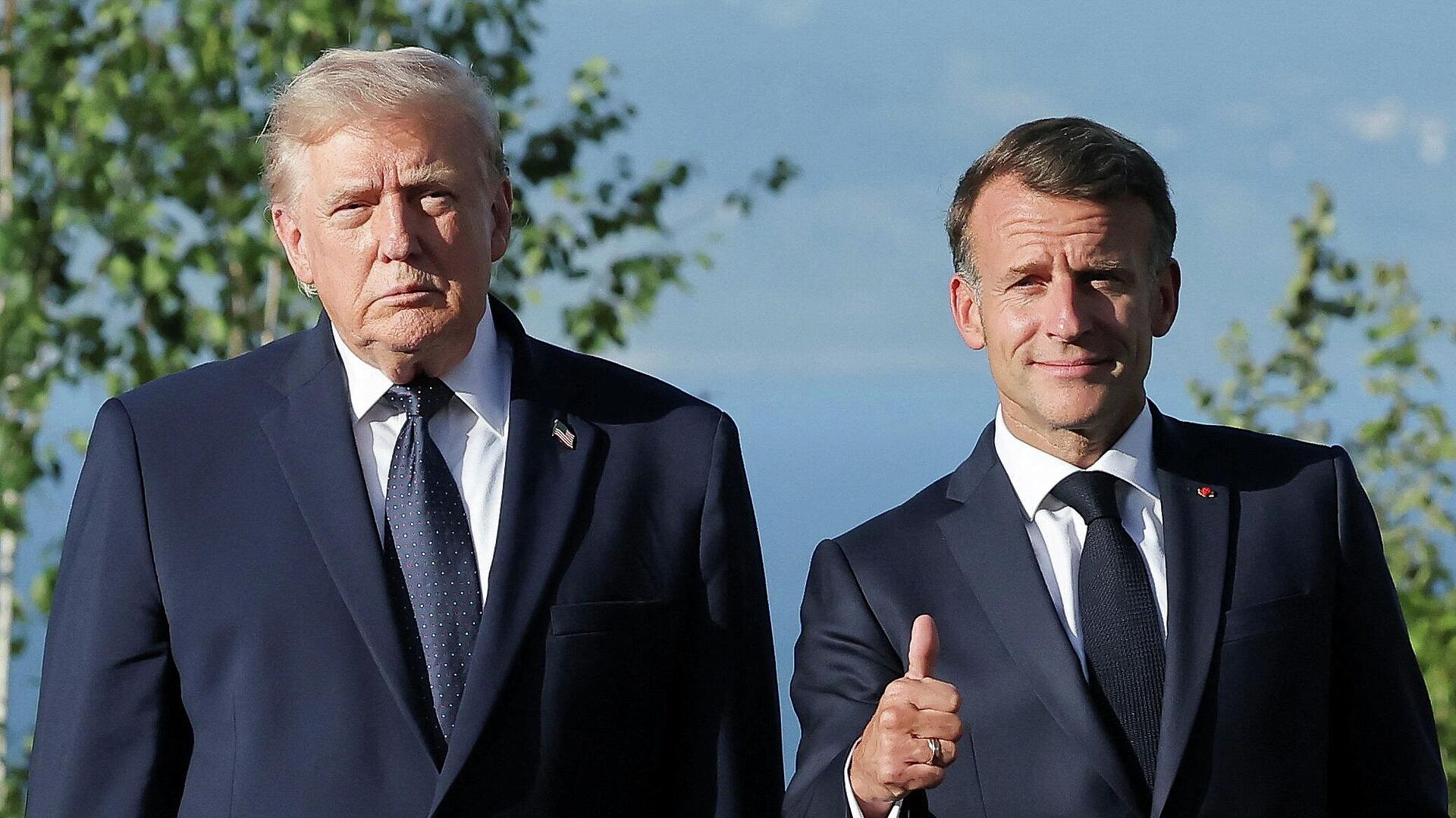 "Очень возмущен": СМИ узнали, что случилось с Макроном на встрече с Трампом