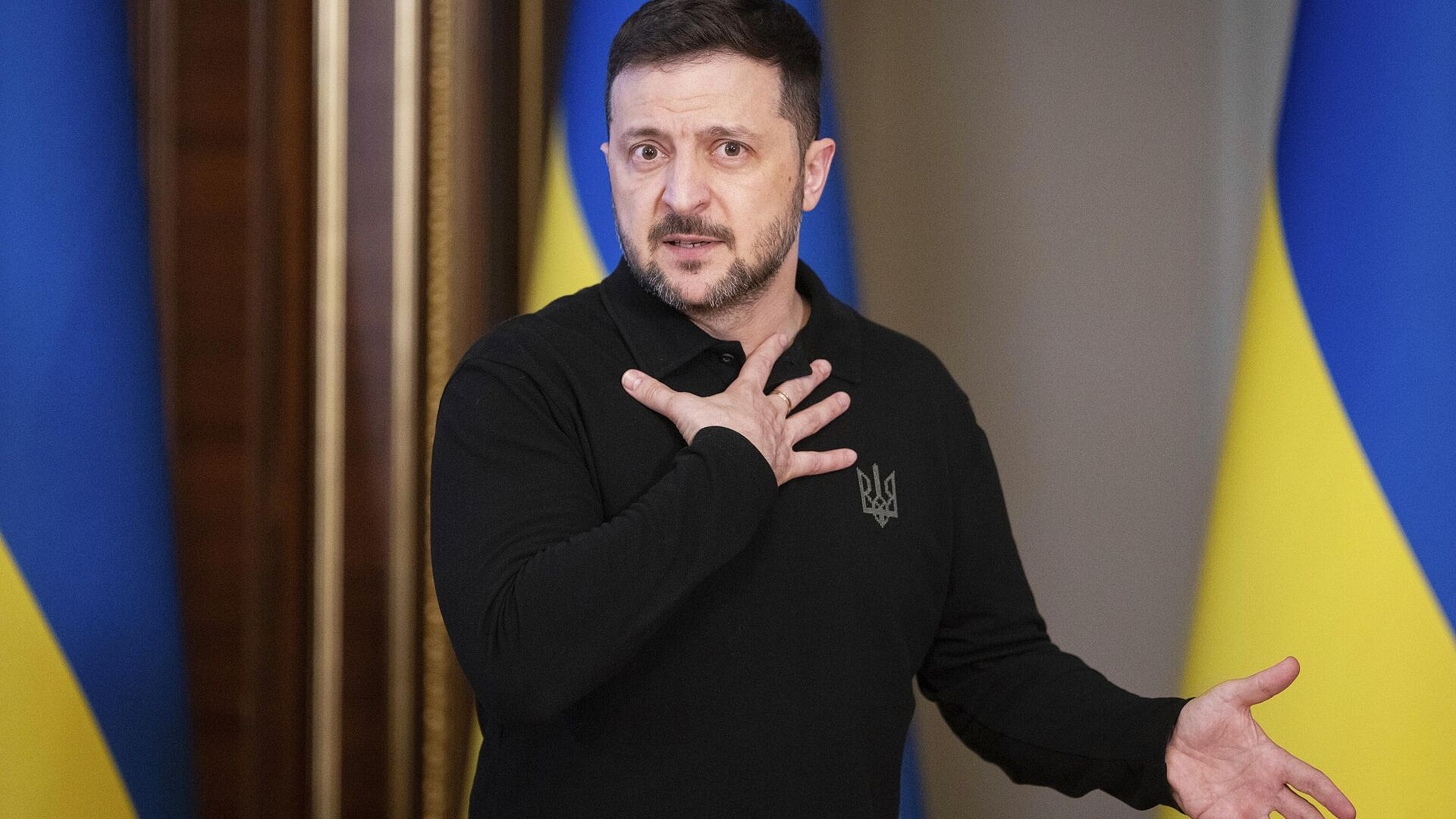 Зеленский стал "голым королем" после освобождения Курщины, заявил Мирошник