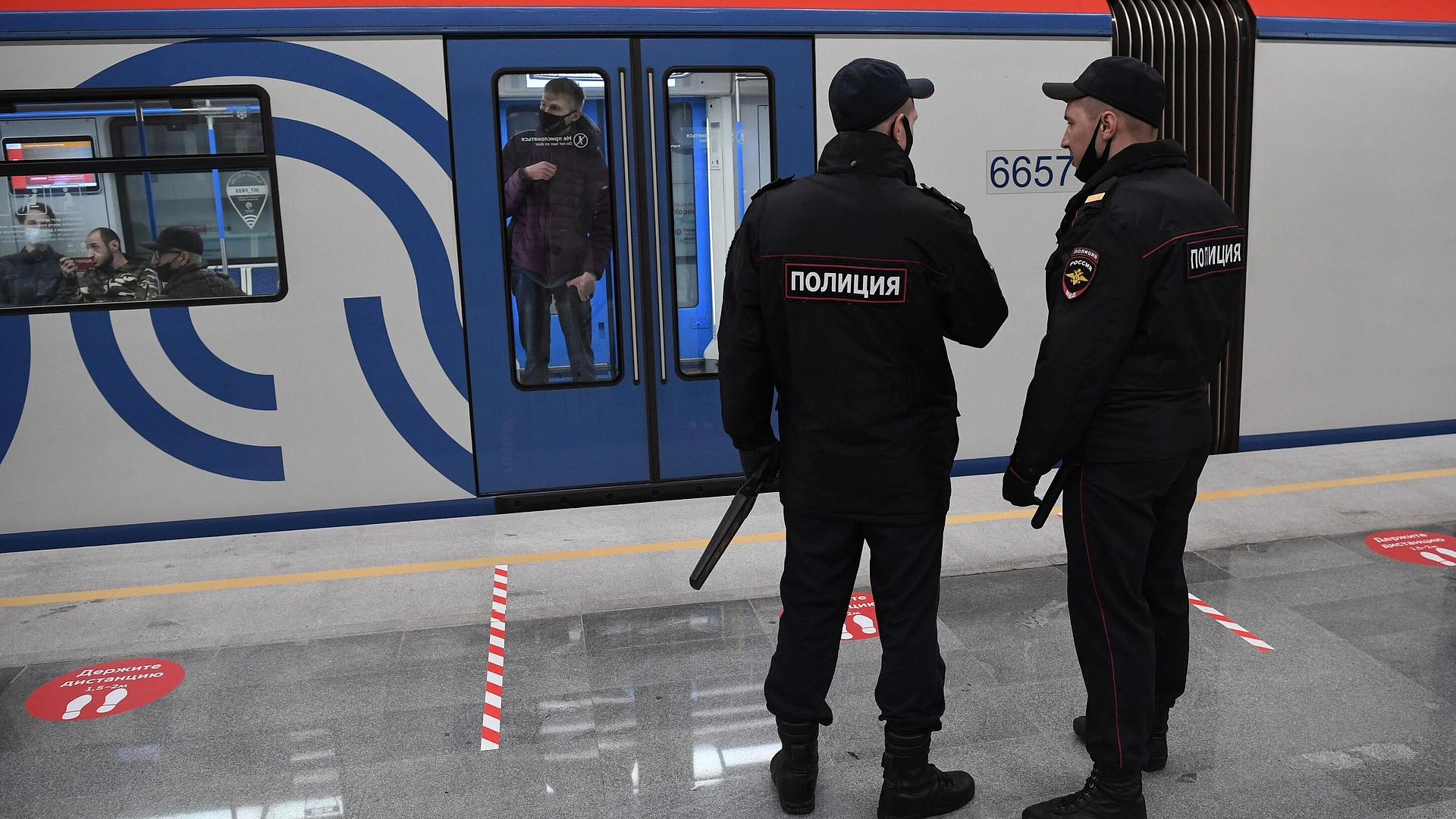 В Москве задержали подростка, проникшего на пути в метро