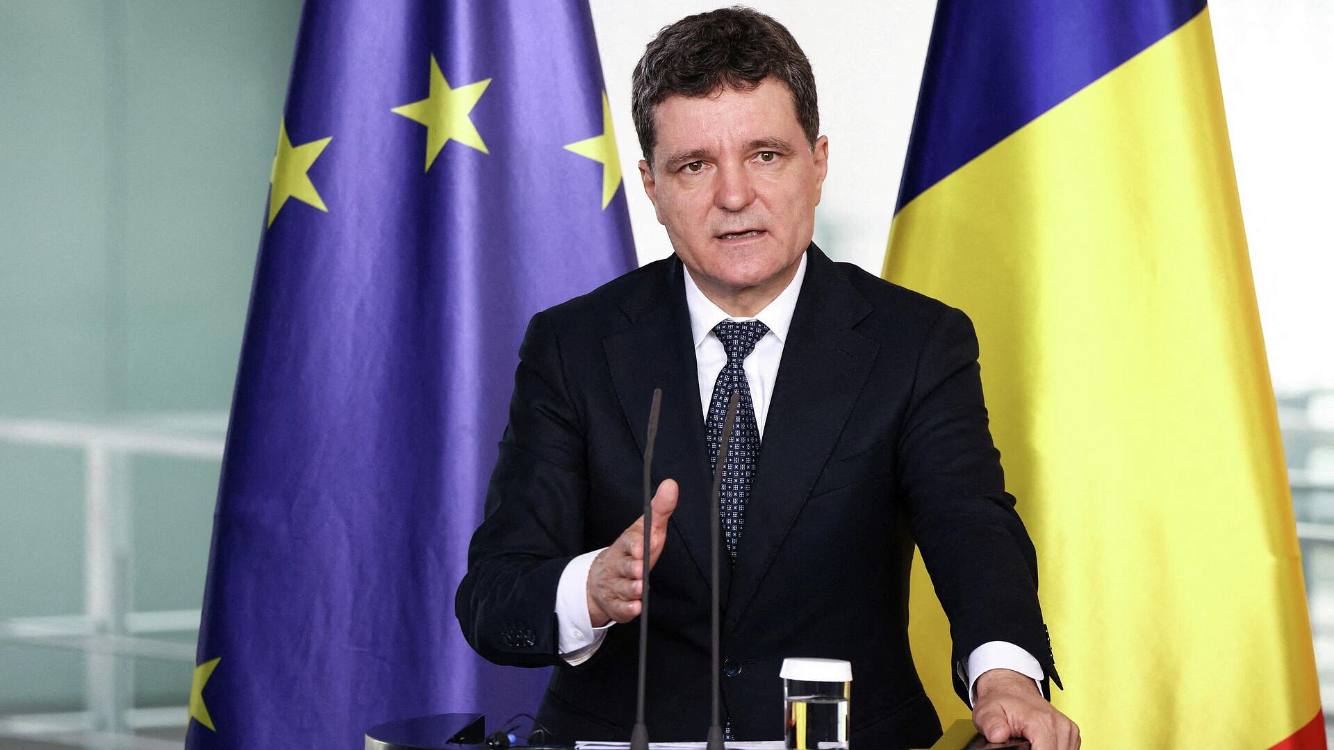 Европа справится с дефицитом в сфере безопасности, заявил президент Румынии