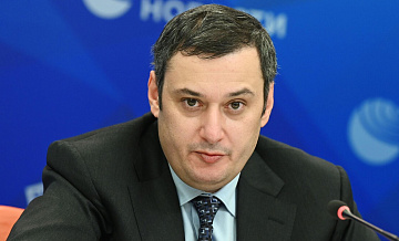 Хинштейн анонсировал законодательную проработку темы ИИ
