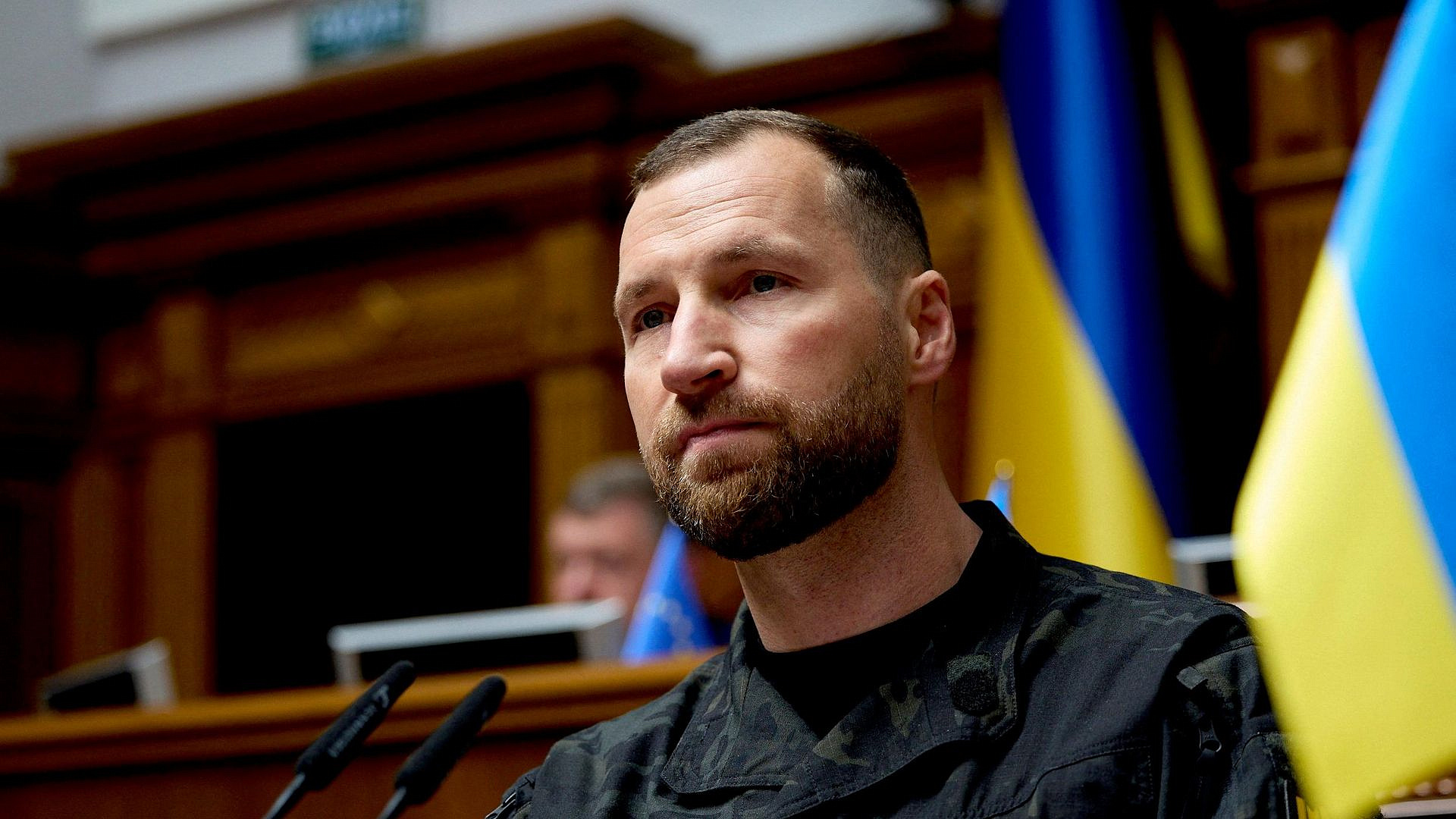 Митингующие у Рады недовольны назначением Хмары на пост министра обороны