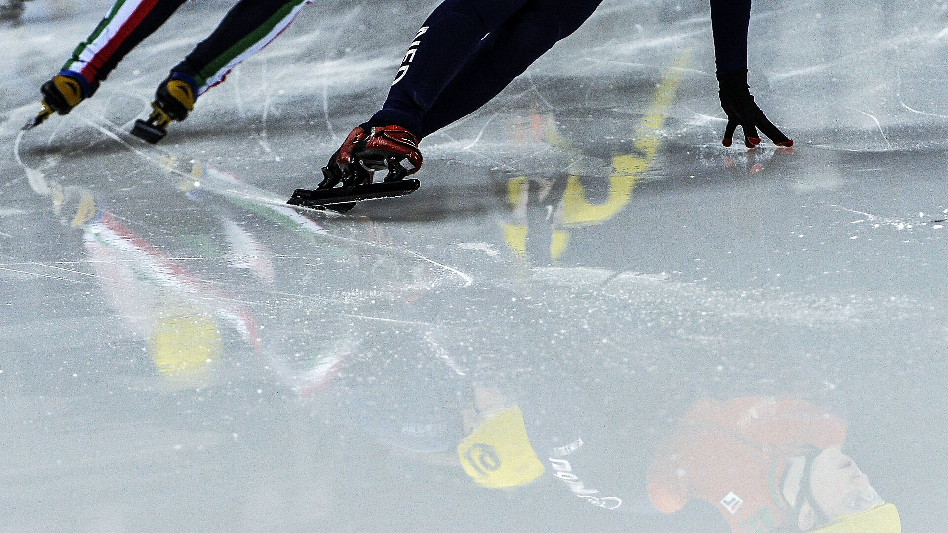 Нидерландский шорт-трекист Йенс ван 'т Ваут выиграл золото Олимпиады