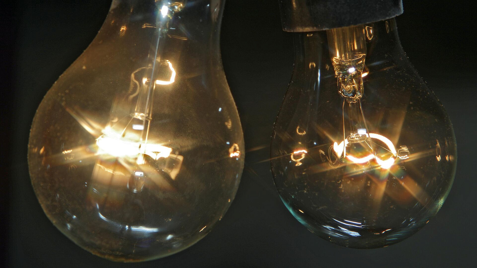 Более 41 тысячи человек в Донецке остались без света из-за обстрелов