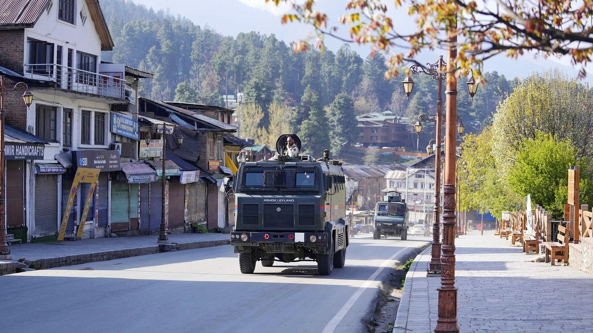 Министр Джамму и Кашмира призвал жителей приграничья вернуться в их дома