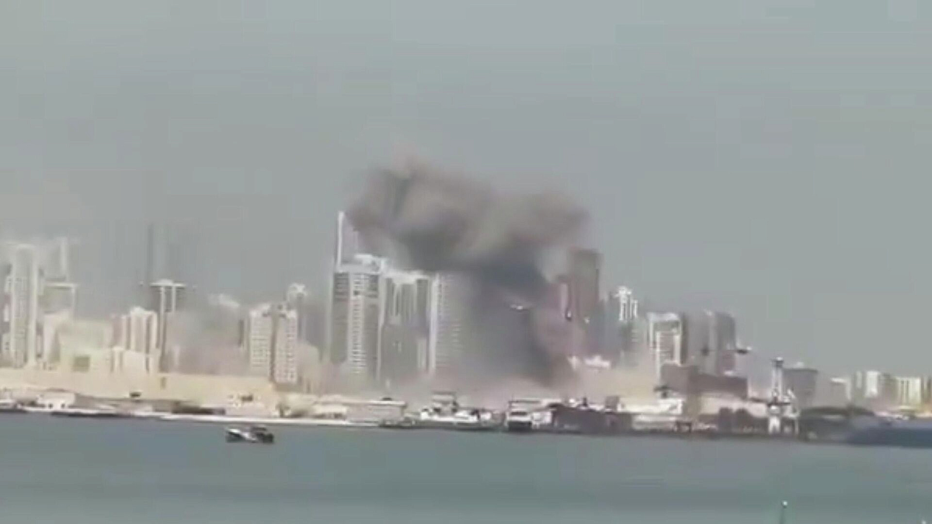 В аэропорту Абу-Даби отменили все рейсы