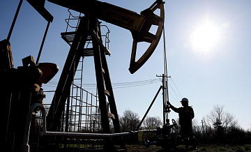 МЭА понизило прогноз по добыче нефти в 2026 году вдвое