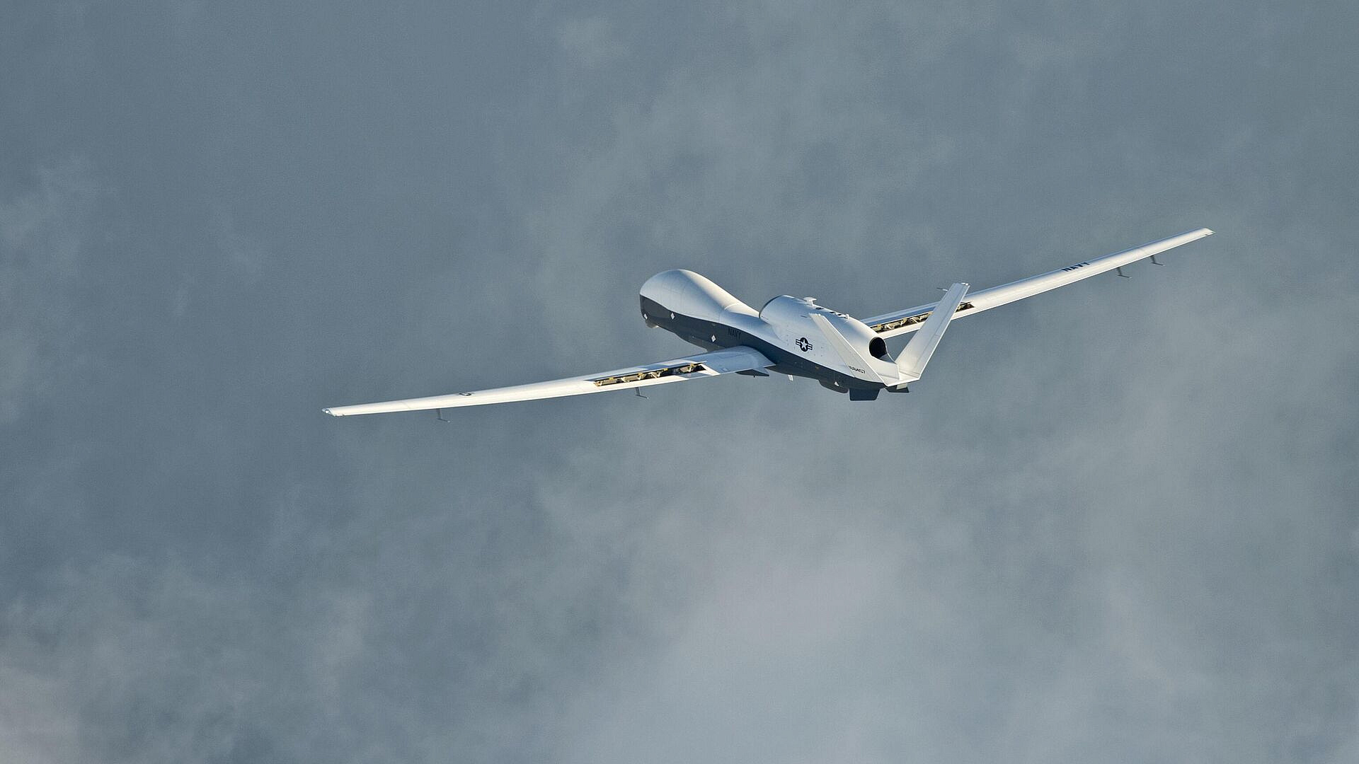 Разведывательный беспилотник США находится над водами Персидского залива